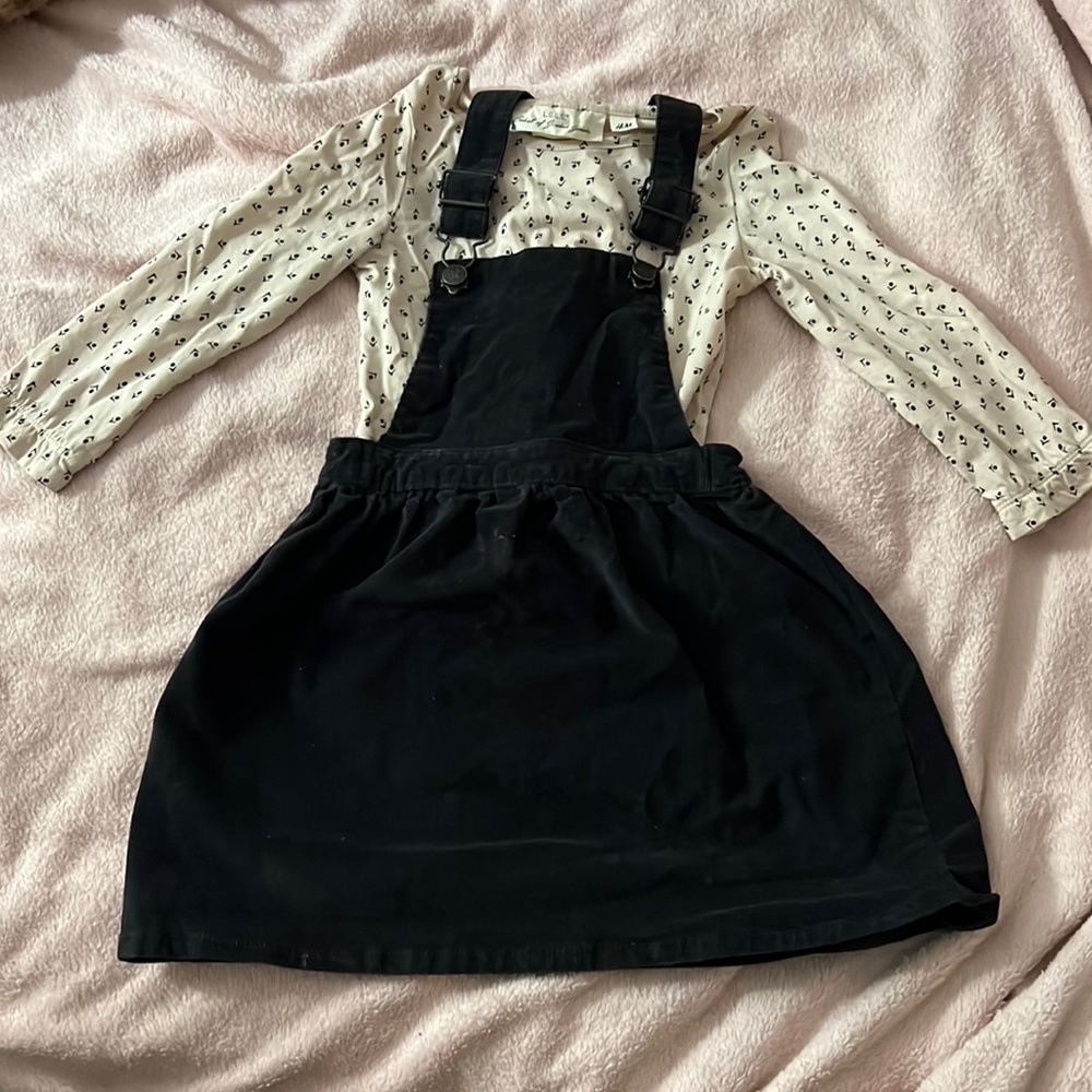 4t corduroy overall dress with tan shirt, brand is H&M.